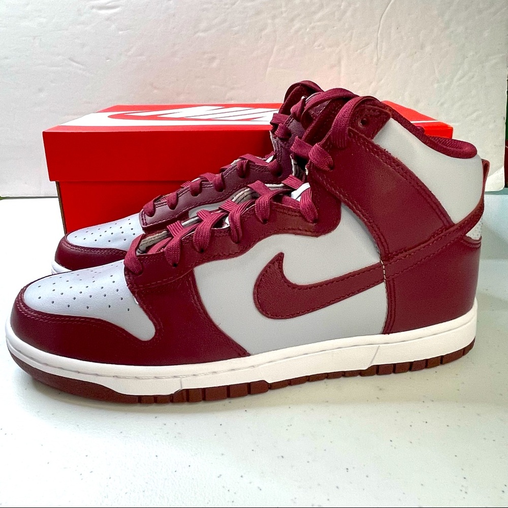 Nike Dunk High Retro Mens Size 9.5 Sneakers Dark Beetroot Color Shoes